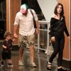 momento-fofura!-alexandre-nero-passeia-com-o-filho,-noa,-em-shopping-carioca