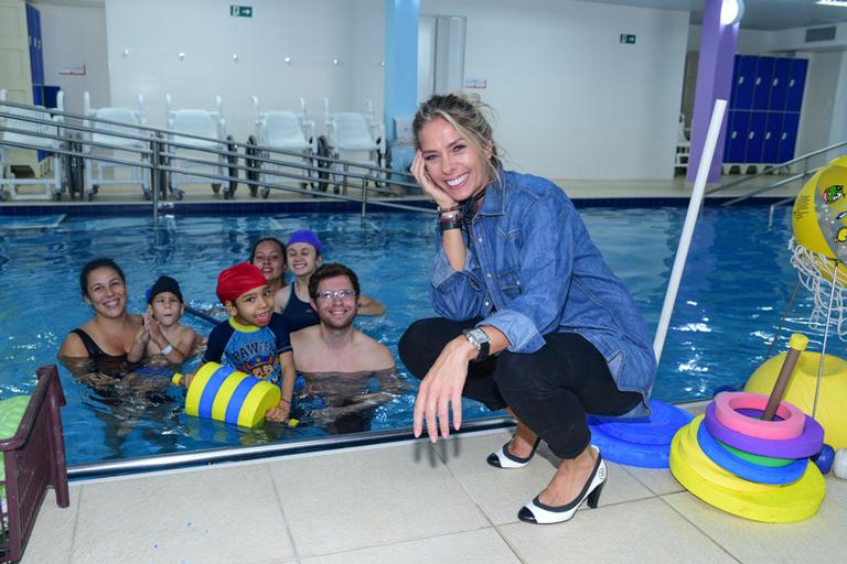 adriane-galisteu-faz-alegria-de-pacientes-em-visita-a-aacd-em-sao-paulo