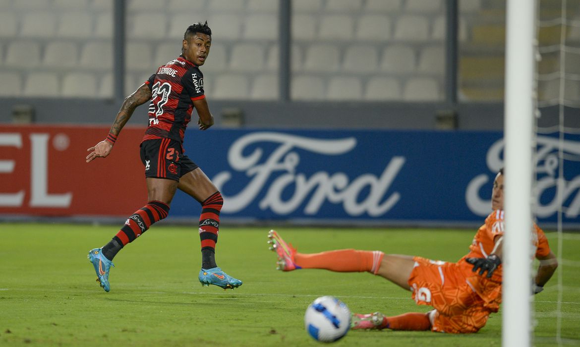 Flamengo vence Sporting Cristal fora de casa (CRF)