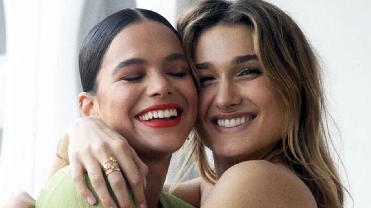 Bruna Marquezine se emociona com a surpresa da amiga Sasha Meneghel