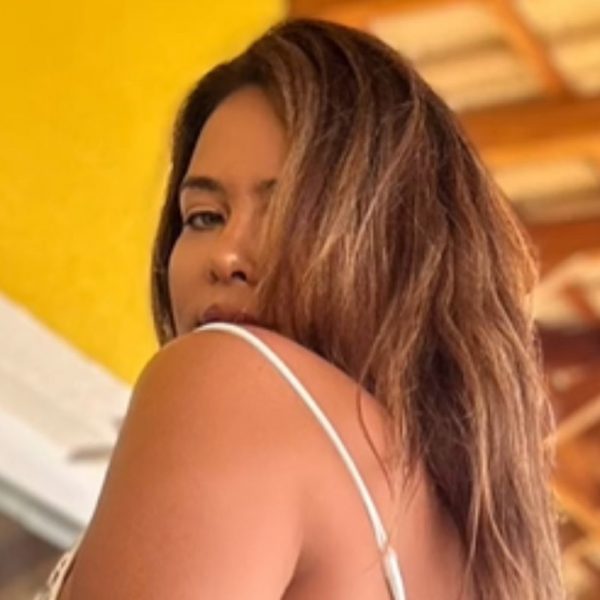 Geisy Arruda Ousa Em Look E Deixa Parte Dos Seios Mostra