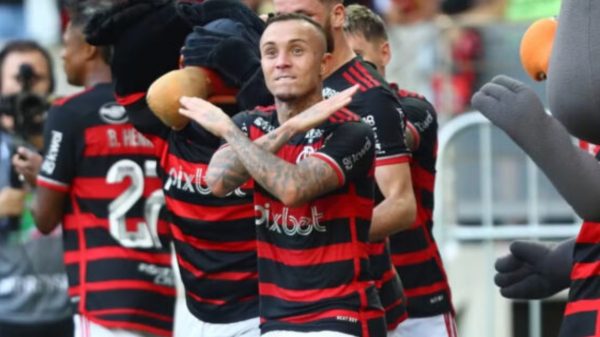 Everton Cebolinha lesionou o tendão de aquiles e está em recuperação no Flamengo